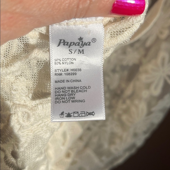 Sheer lace top - Picture 5 of 6